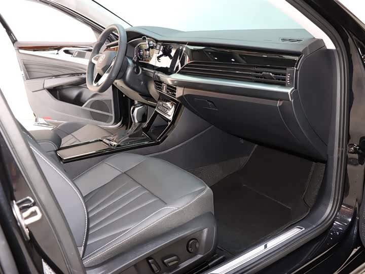 Фото 8 - Volkswagen Passat