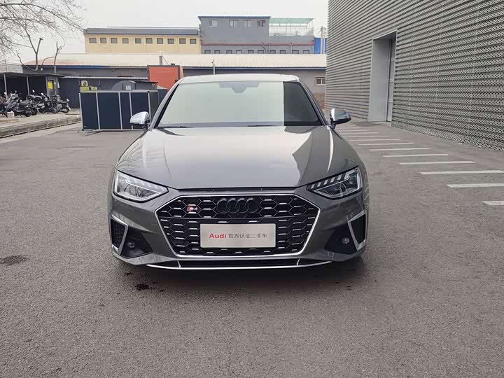 Фото 2 - Audi S4