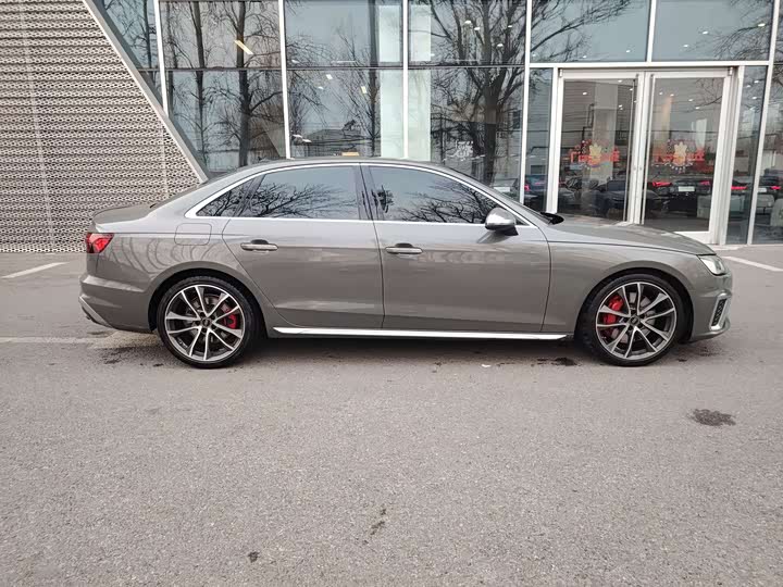 Фото 3 - Audi S4