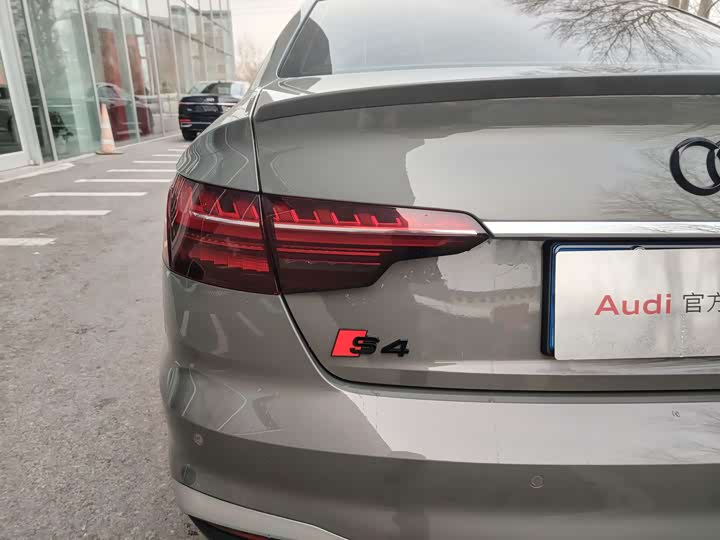 Фото 7 - Audi S4