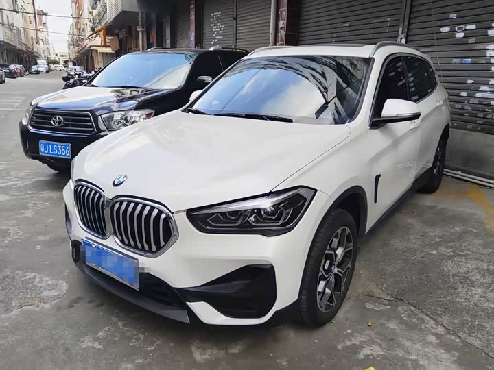 Фото 2 - BMW X1