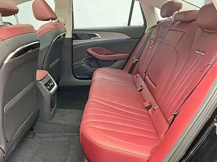 Фото 7 - Hongqi H5