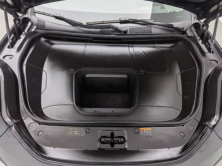 Фото 6 - Zeekr 001