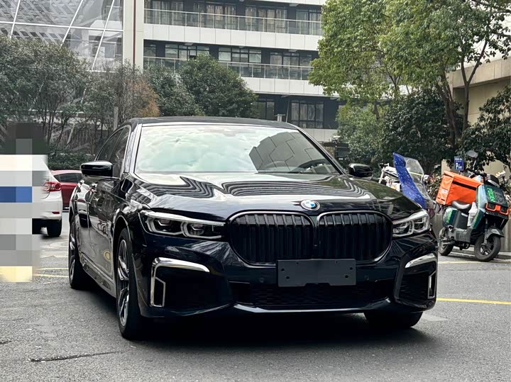 Фото 3 - BMW 7 Series