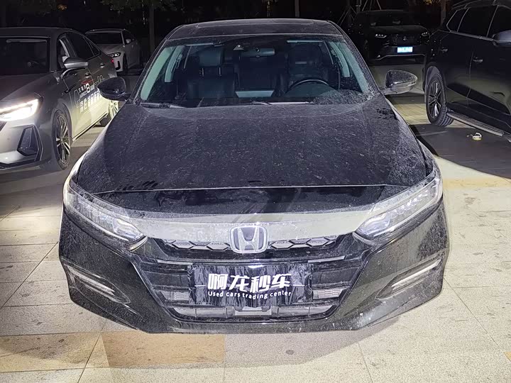 Фото 2 - Honda Accord