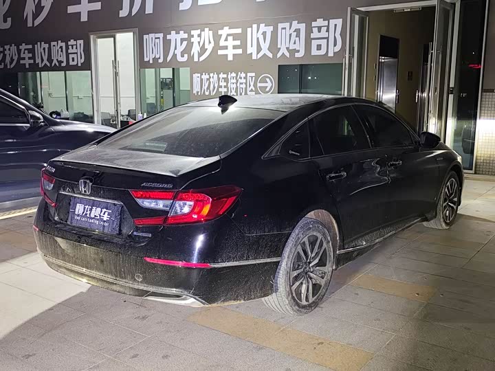 Фото 6 - Honda Accord