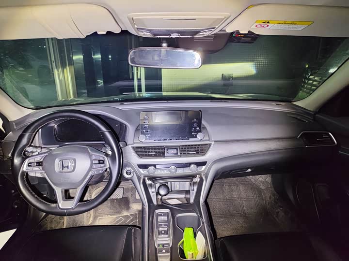 Фото 9 - Honda Accord