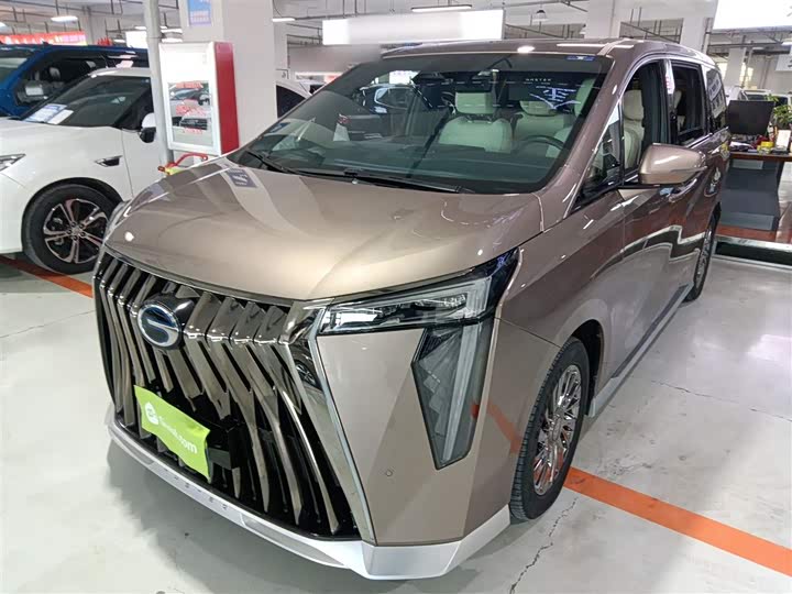 Фото 2 - GAC Trumpchi M8