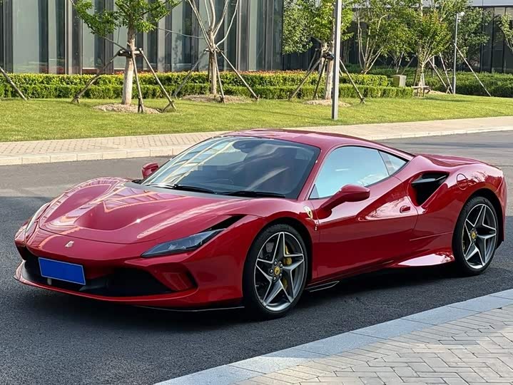 Фото 1 - Ferrari F8