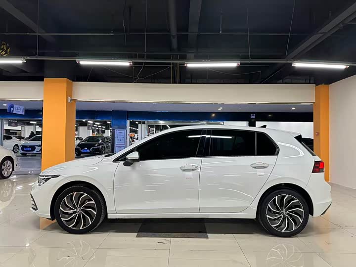 Фото 9 - Volkswagen Golf