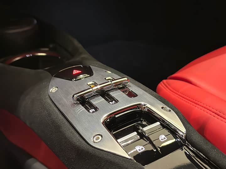 Фото 9 - Ferrari 296