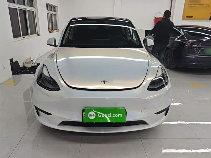 Фото 3 - Tesla Model Y