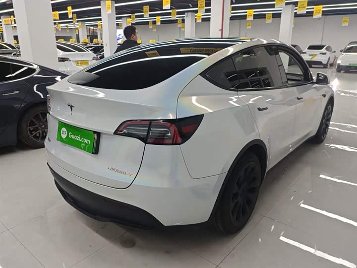 Фото 7 - Tesla Model Y