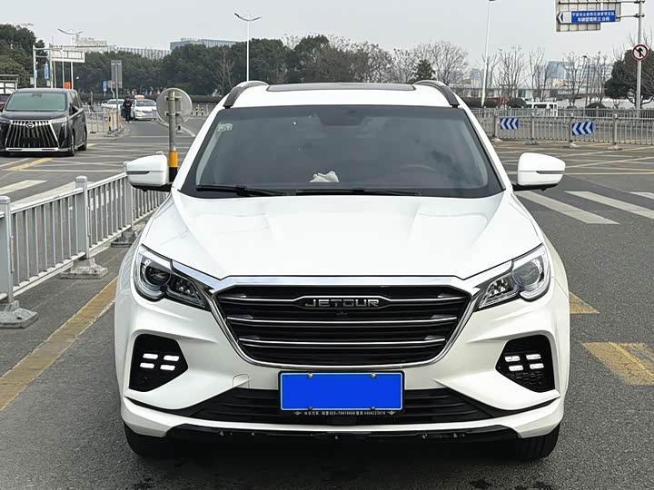 Фото 2 - Jetour X70