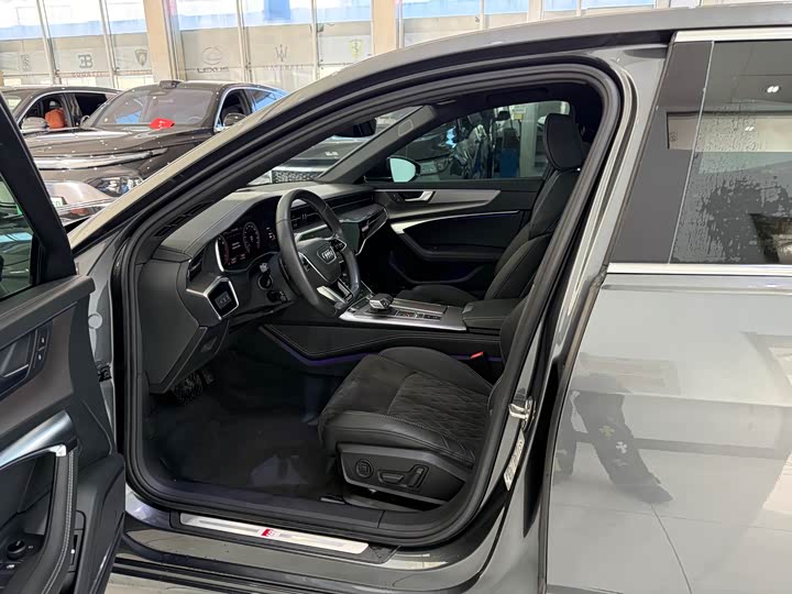 Фото 8 - Audi A6L