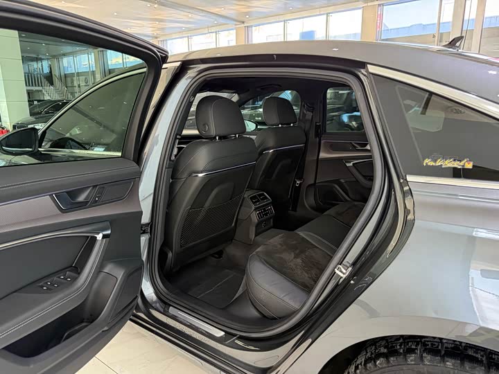 Фото 9 - Audi A6L