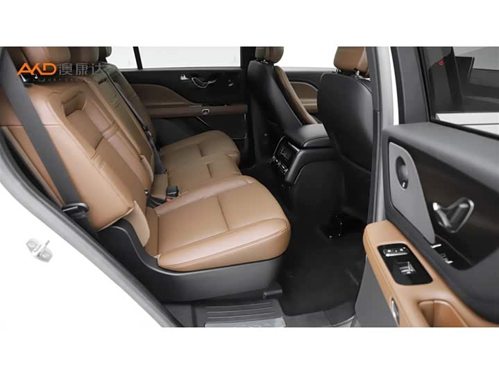 Фото 8 - Lincoln Aviator