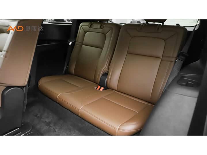 Фото 9 - Lincoln Aviator