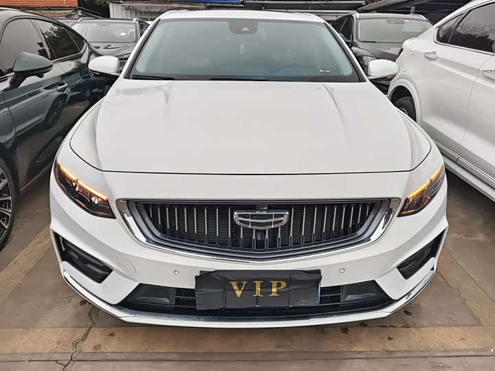 Фото 2 - Geely Preface