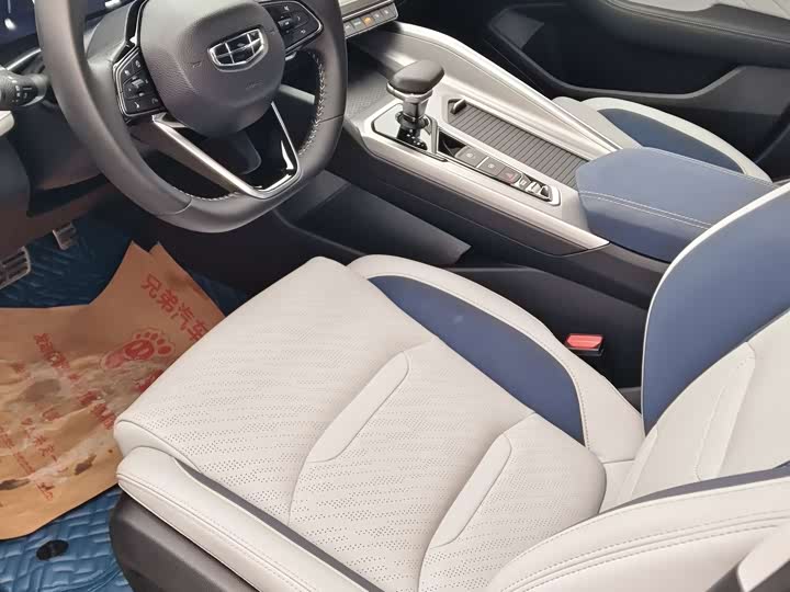 Фото 4 - Geely Preface