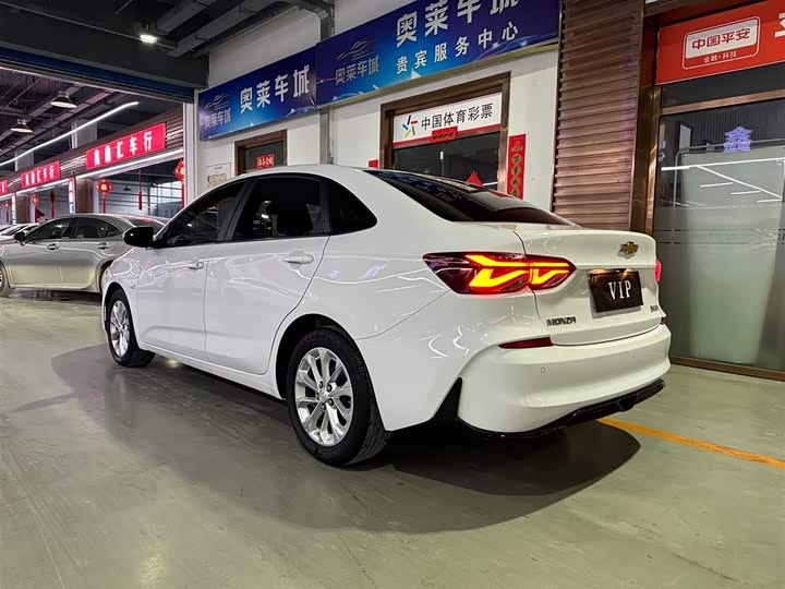 Фото 3 - Chevrolet Monza