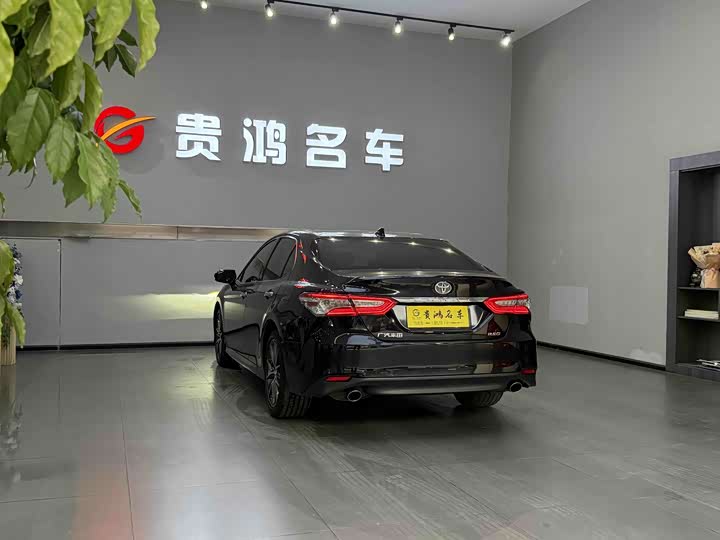 Фото 9 - Toyota Camry