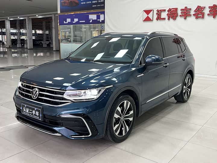 Фото 1 - Volkswagen Tiguan L Pro