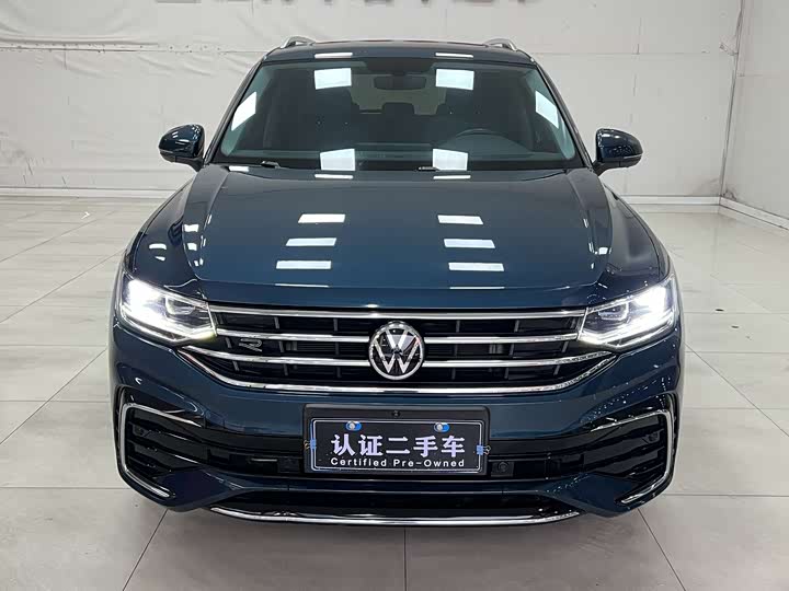 Фото 2 - Volkswagen Tiguan L Pro