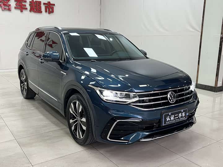 Фото 3 - Volkswagen Tiguan L Pro