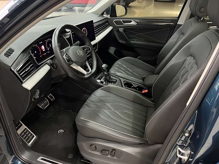 Фото 4 - Volkswagen Tiguan L Pro