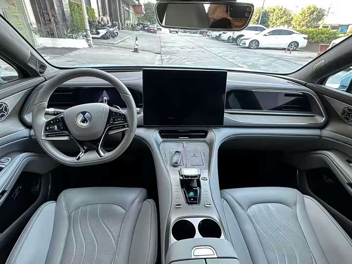 Фото 5 - Denza N7