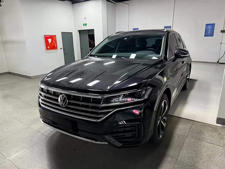 Фото 1 - Volkswagen Touareg