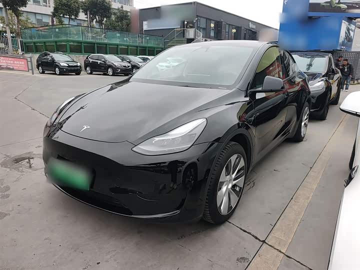 Фото 2 - Tesla Model Y