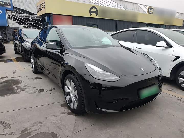 Фото 4 - Tesla Model Y