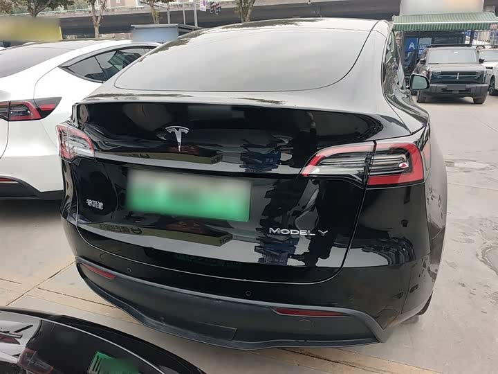 Фото 6 - Tesla Model Y