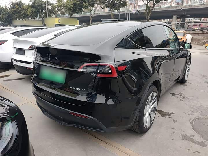 Фото 7 - Tesla Model Y