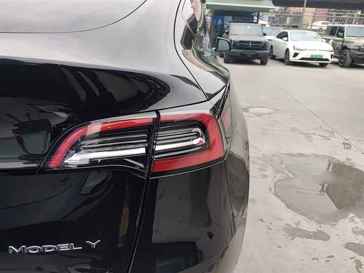 Фото 8 - Tesla Model Y