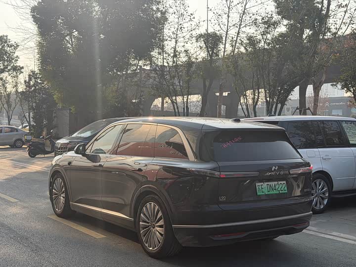 Фото 7 - Nio Onvo L90