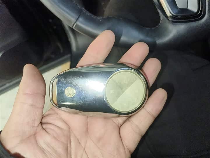 Фото 9 - Nio EC6