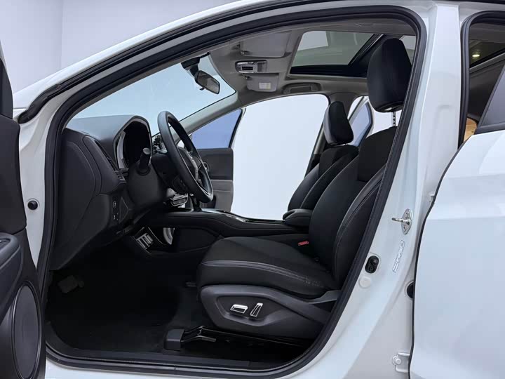 Фото 8 - Honda Vezel