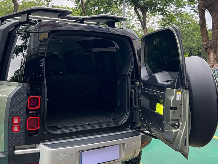 Фото 9 - Land Rover Defender