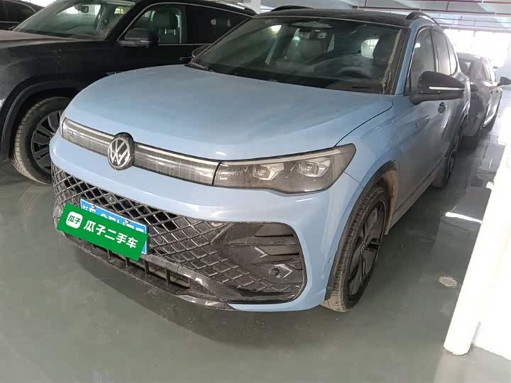 Фото 2 - Volkswagen Tiguan L Pro