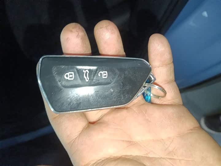 Фото 9 - Volkswagen Tiguan L Pro