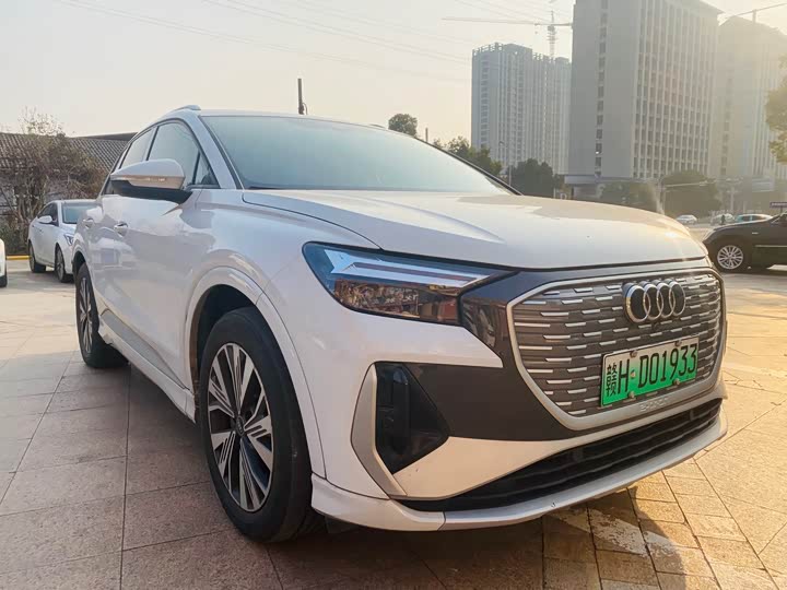 Фото 3 - Audi Q4 e-tron