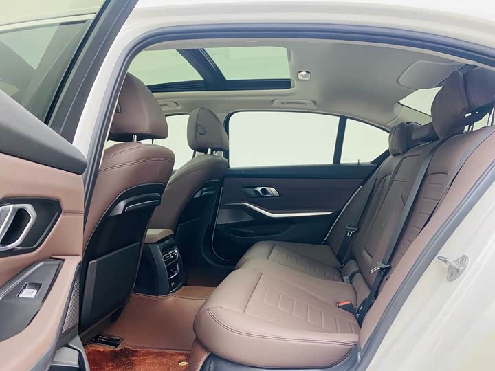 Фото 2 - BMW 3 Series