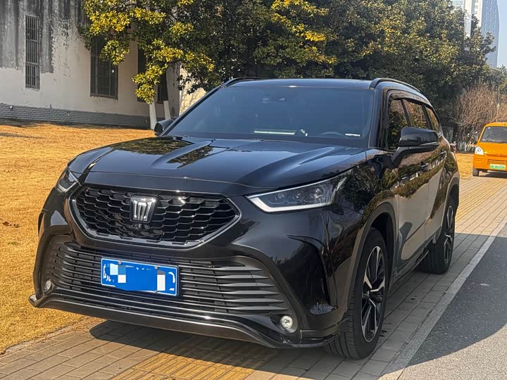 Фото 1 - Toyota Crown Kluger