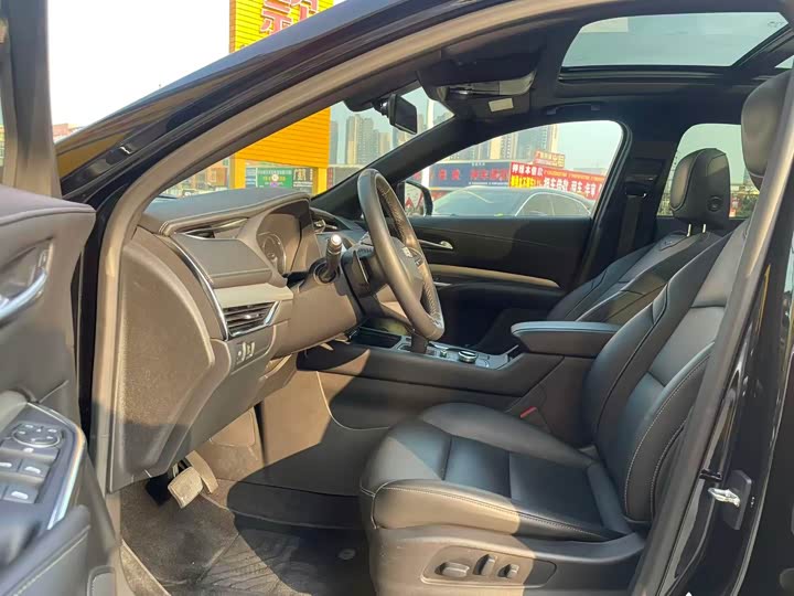 Фото 4 - Cadillac XT4