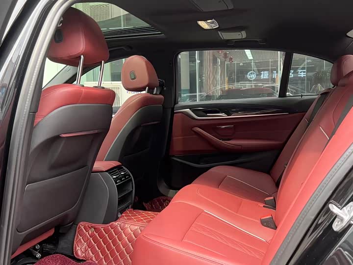 Фото 6 - BMW 5 Series