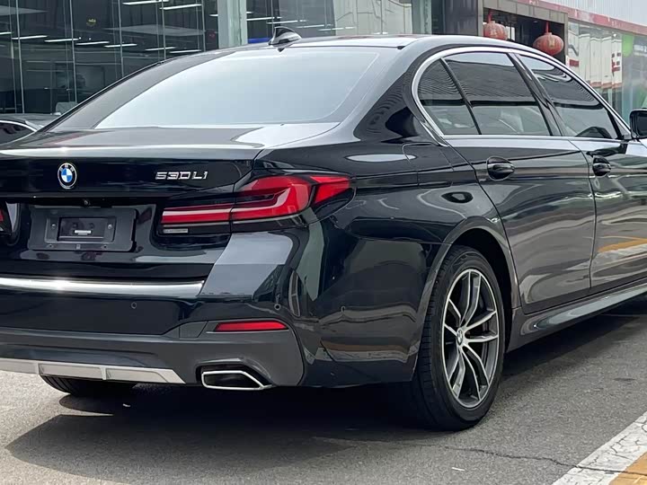 Фото 9 - BMW 5 Series