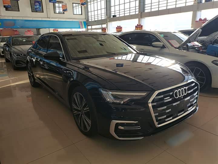 Фото 4 - Audi A6L